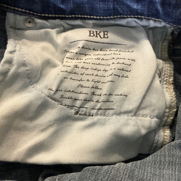 BKE Payton Mid Rise Universal Fit Distressed Jeans Dark Wash ABK2129 Size 29 - Picture 6 of 10